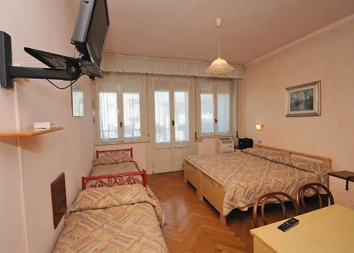 Отель Elena Стреза